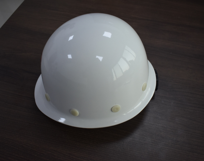 淄博安全帽廠家告訴您安全帽的防護(hù)作用。